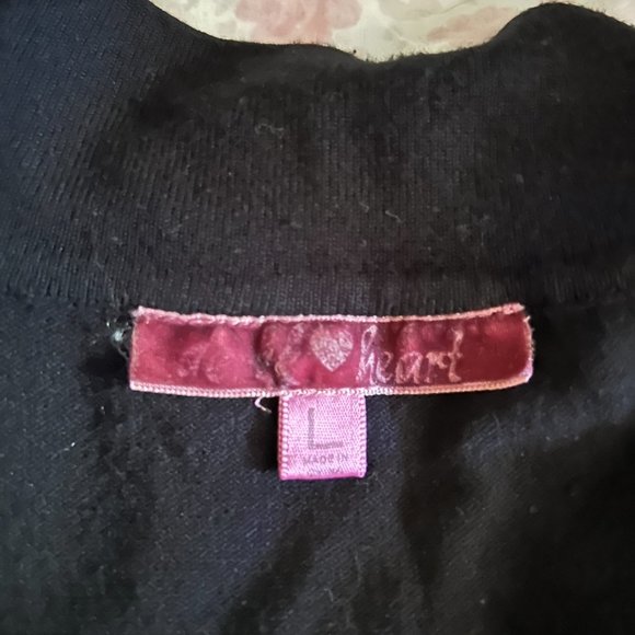 Derek Heart Black Cutout Top - Picture 5 of 5